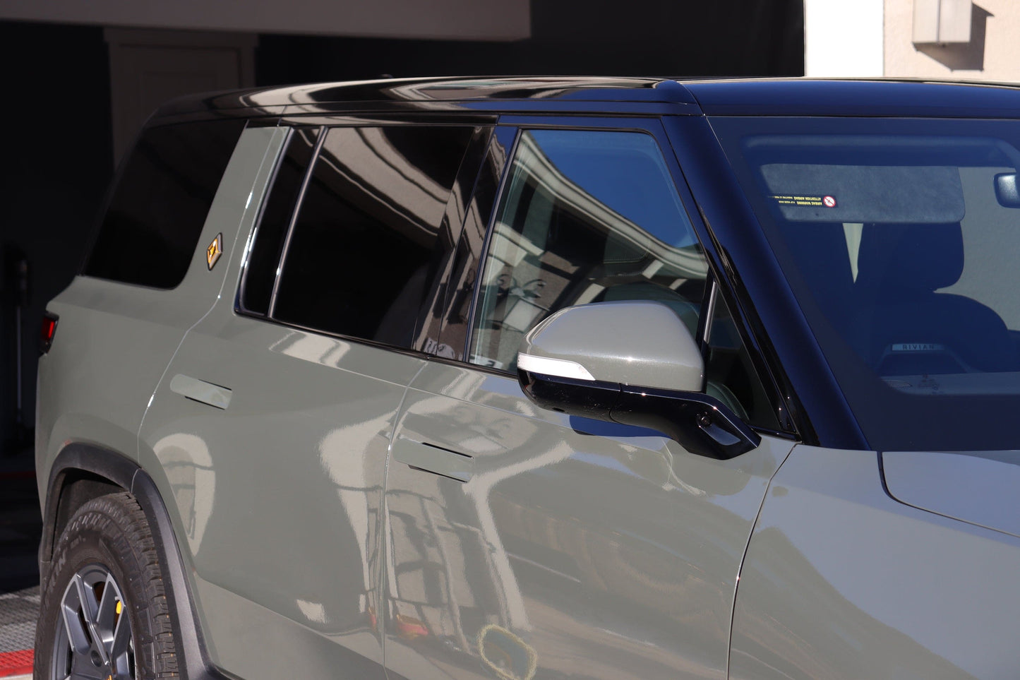 Chrome Delete Blackout Wrap Kit | for Rivian R1S 2022-2026